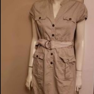 Cute botton up dress size M or L